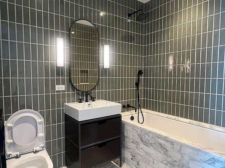 11 Hoyt St #35H — Photo 4