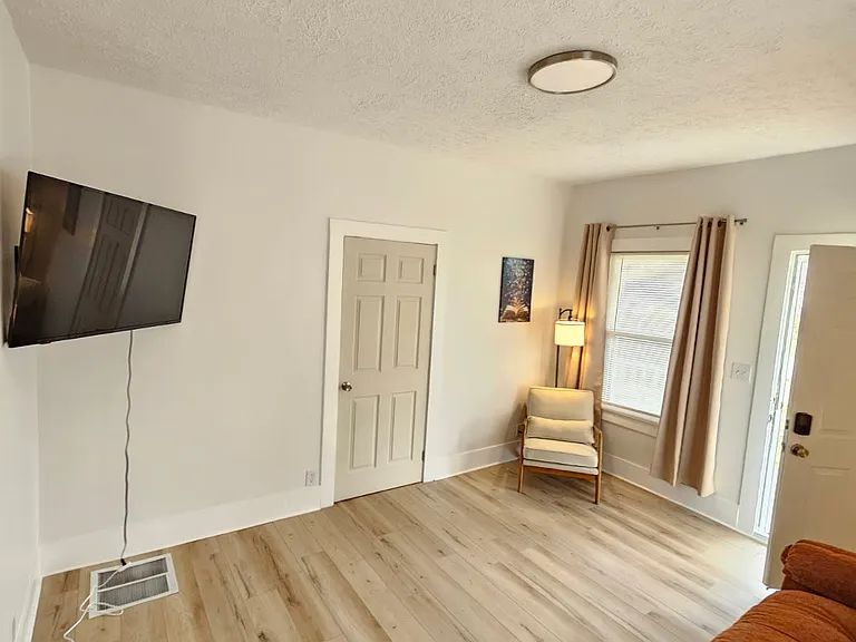1814 Hercules Ave — Photo 9