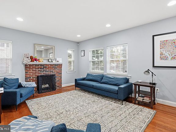 4th image of 31 Milmarson Pl NW