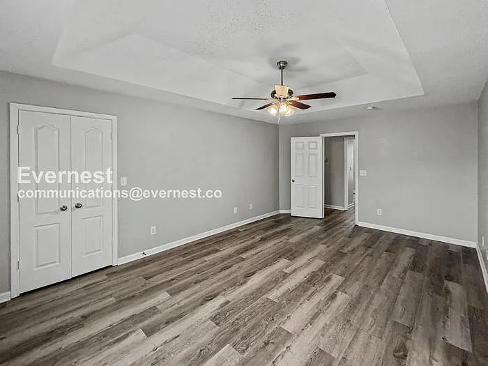 8609 Thomas Ln — Photo 11
