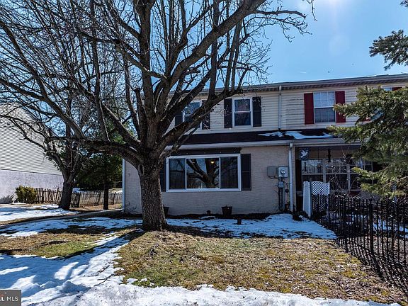 3rd image of 54 Ivy Ct