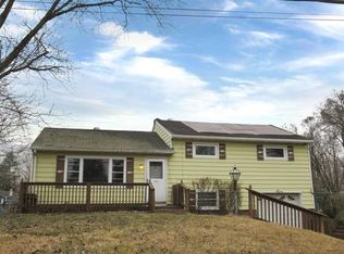 105 Rothenburgh Rd, Poughkeepsie, NY 12603