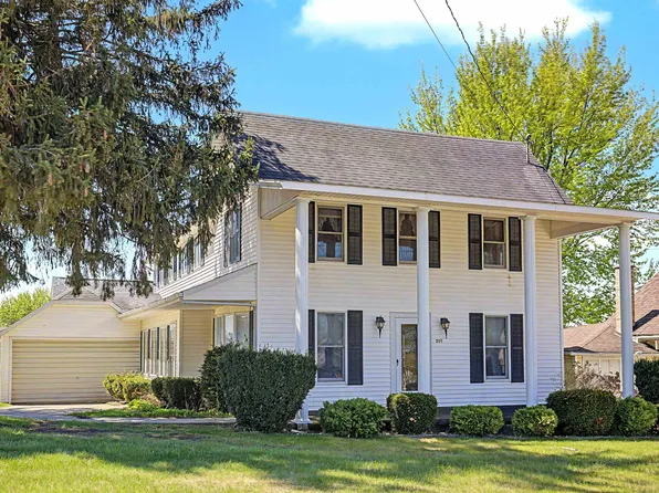 201 W Main St, Elizabeth, IL 61028