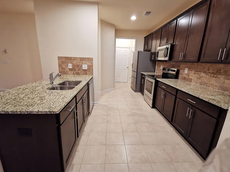 4425 Almanor Cir — Photo 7