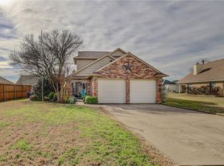 1703 Blackfoot Dr, Cleburne, TX 76033