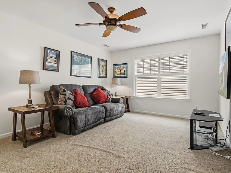 3809 Stoneybrook Dr — Photo 10