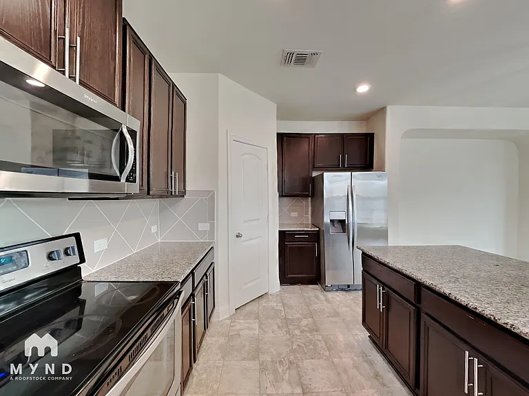 13725 James Buchanan St — Photo 4