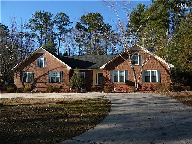 1st image of 386 Livingston Ter
