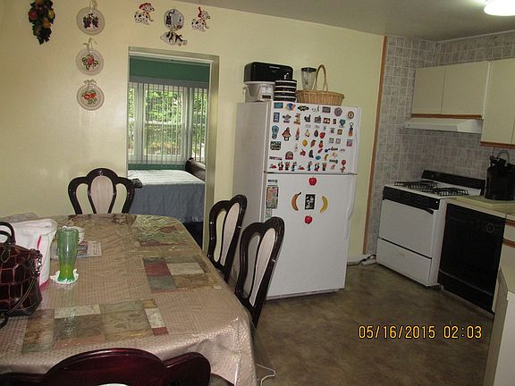 4th image of 1066 E 229th St
