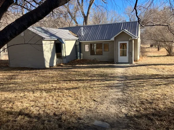 7852 Riverview Rd, Riverton, WY 82501