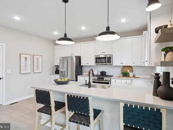 4 Silverbell Ave, Berlin, NJ 08009