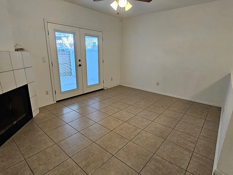 1961 N Hartford St #1021 — Photo 10