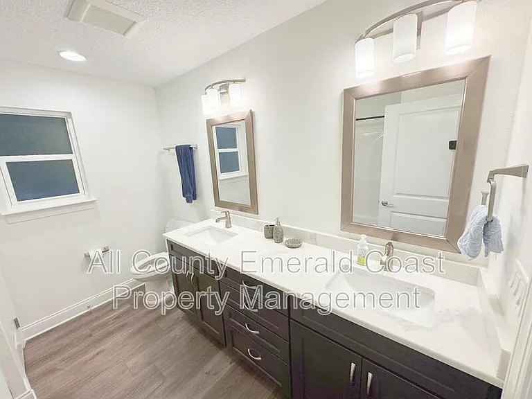 481 Kelly St — Photo 38