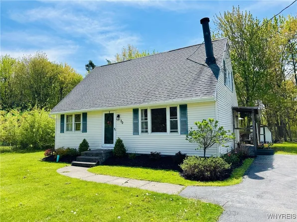 30 Schultz Rd, Orchard Park, NY 14127