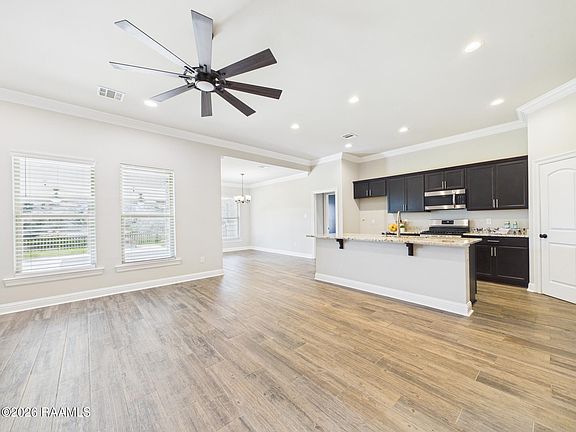 4th image of 103 Rambling Rose Ln