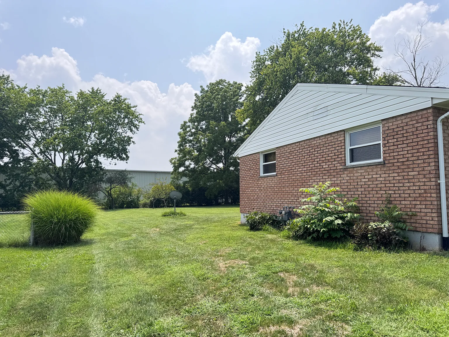 3 bed, 1107 sqft, $2,100 — Photo 3
