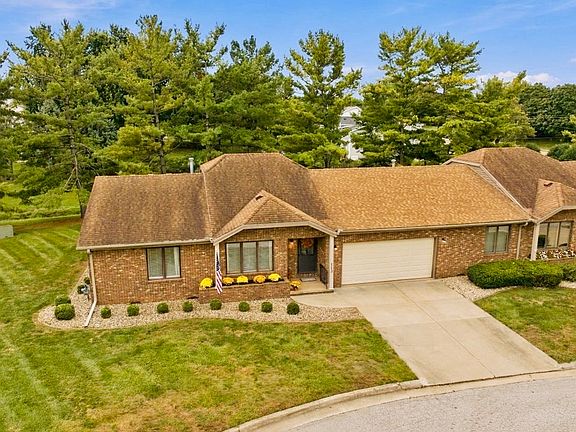 3rd image of 113 Manor Cir