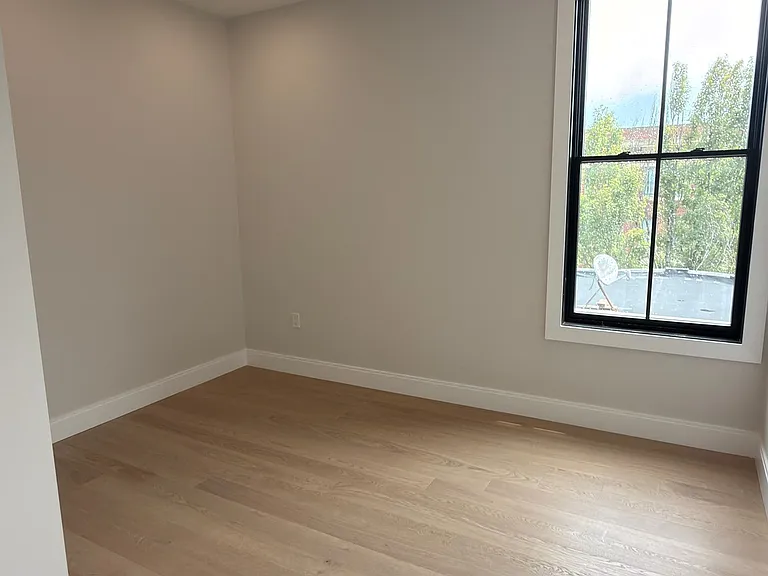 32 Orkney Rd #3D — Photo 13