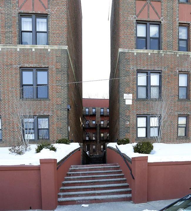 2nd image of 64 Ettrick Ter APT B1