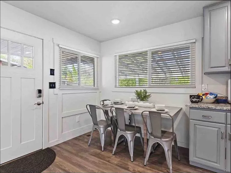 3263 Van Buren Ave — Photo 5