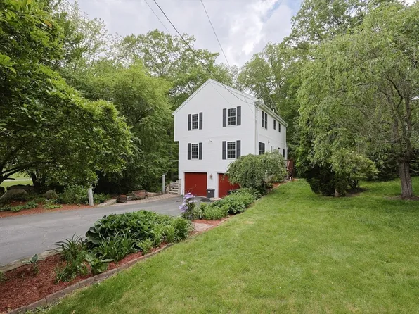 11 Dianne Ln, Ashland, MA 01721