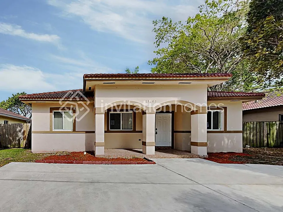 13143 SW 256th St
