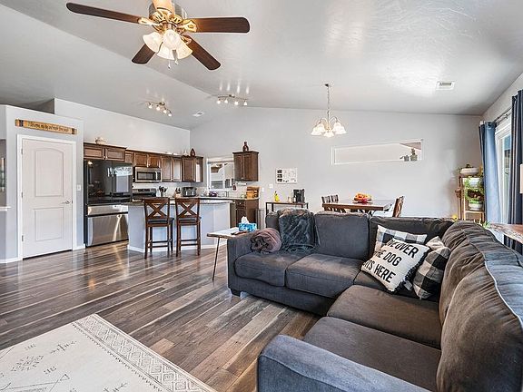 5th image of 438 Donogal Dr Unit B