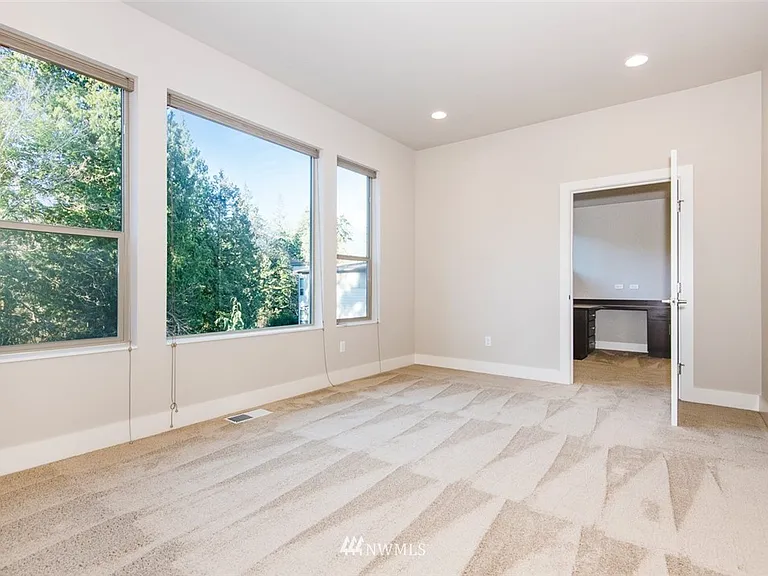 10301 Slater Ave NE — Photo 14