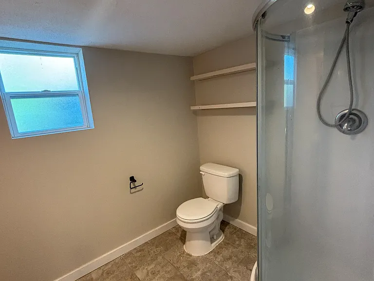 814 Chester Ave #B — Photo 12