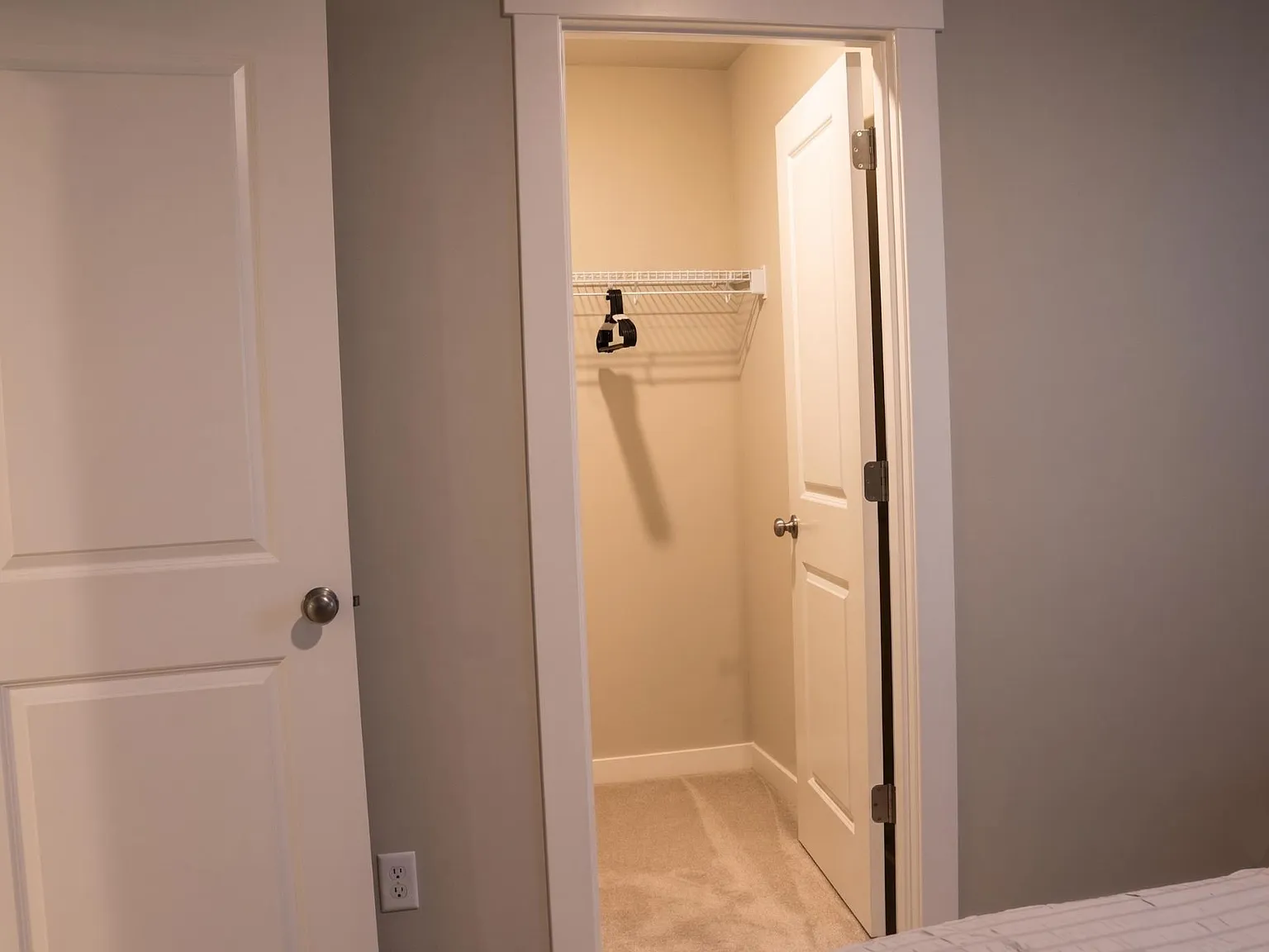 4 bed, 3.0 bath, 3058 sqft, $1,248 — Photo 2