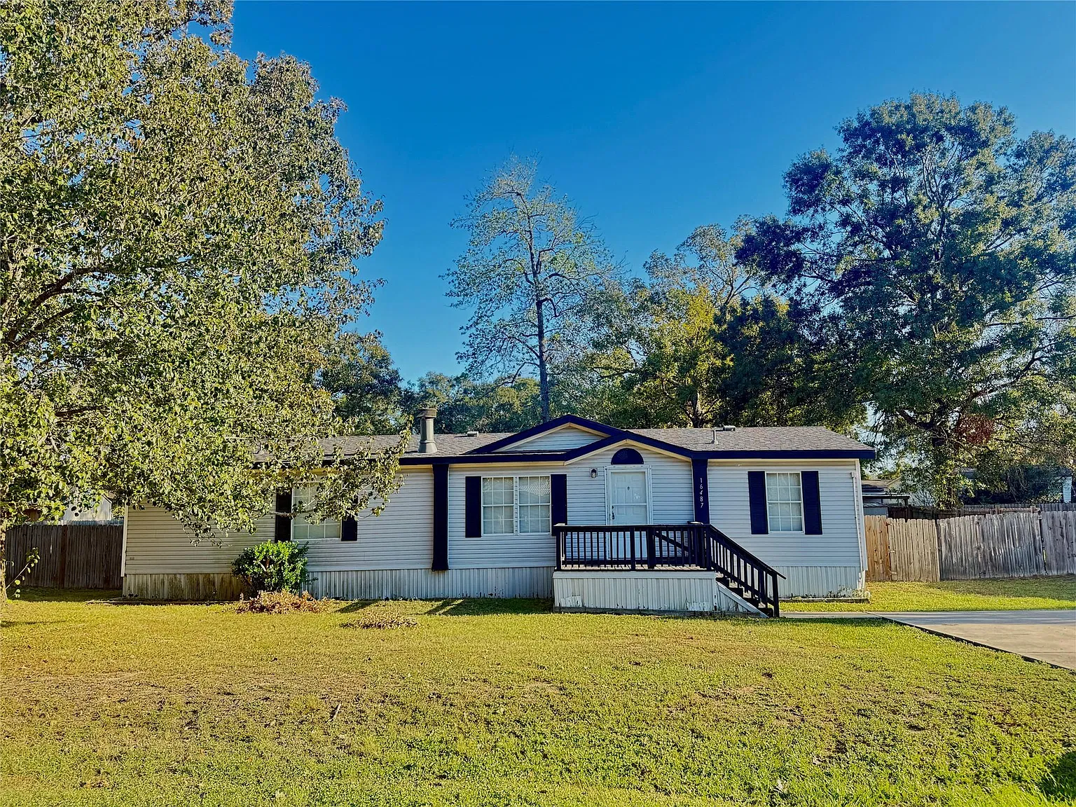 4 bed, 2.0 bath, 1568 sqft, $1,195 — Photo 1