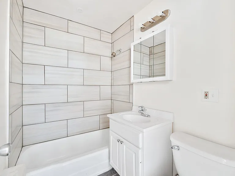 835 Seward St #L1 — Photo 4