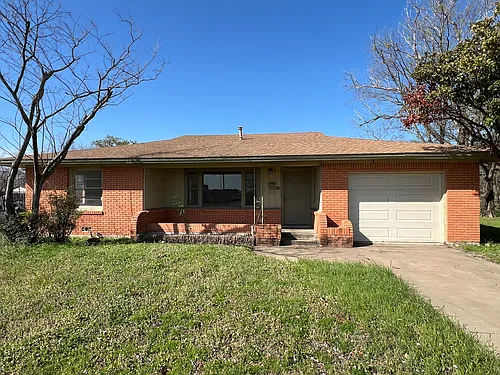 810 N Harbin Dr Photo 1