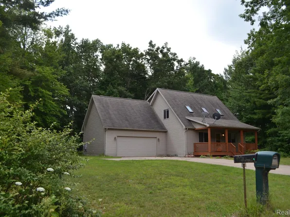 4178 Hamilton Rd, Harrison, MI 48625