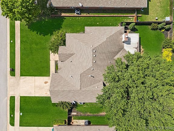 4th image of 1607 Fir Dr