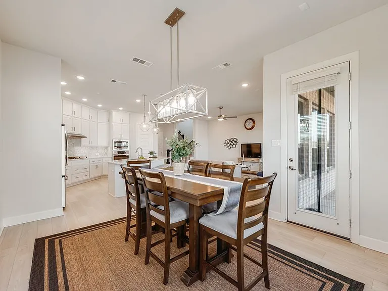 2201 Peters Colony Dr — Photo 23