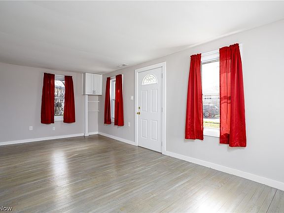 4th image of 223 Dennison Ave