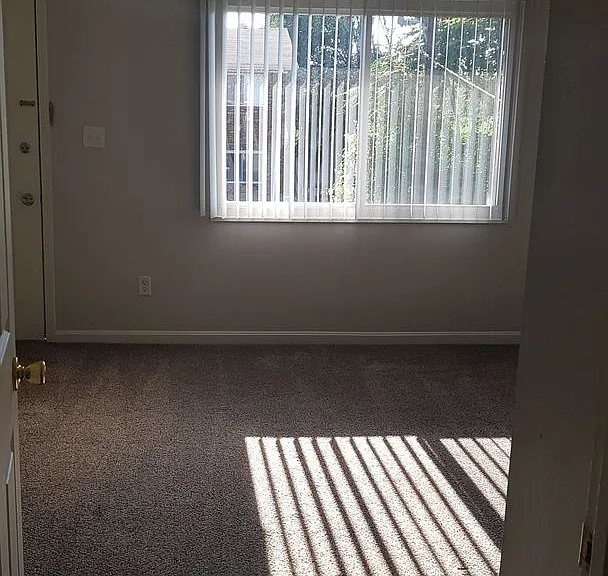 315 Green Valley Dr #64 — Photo 9