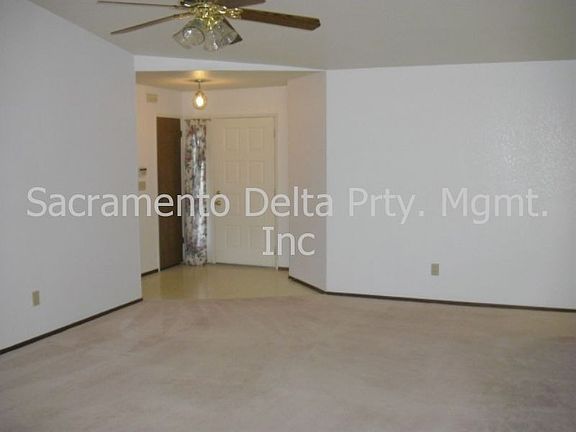 Family Room/Entryway