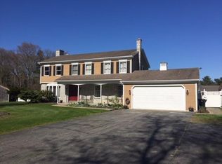 9 Slades Farm Ln, Dartmouth, MA 02748