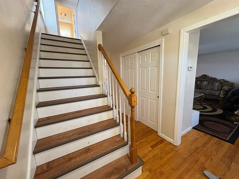 118 Montclair Ave — Photo 14