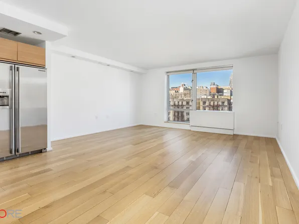 2280 Frederick Douglass Boulevard image 1 of 13