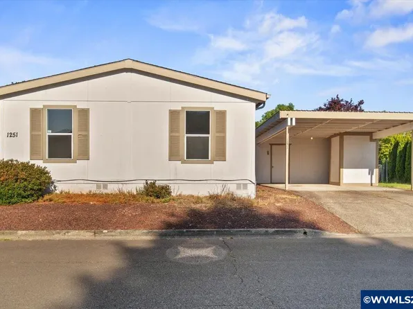 1251 SW Emma Dr, McMinnville, OR 97128
