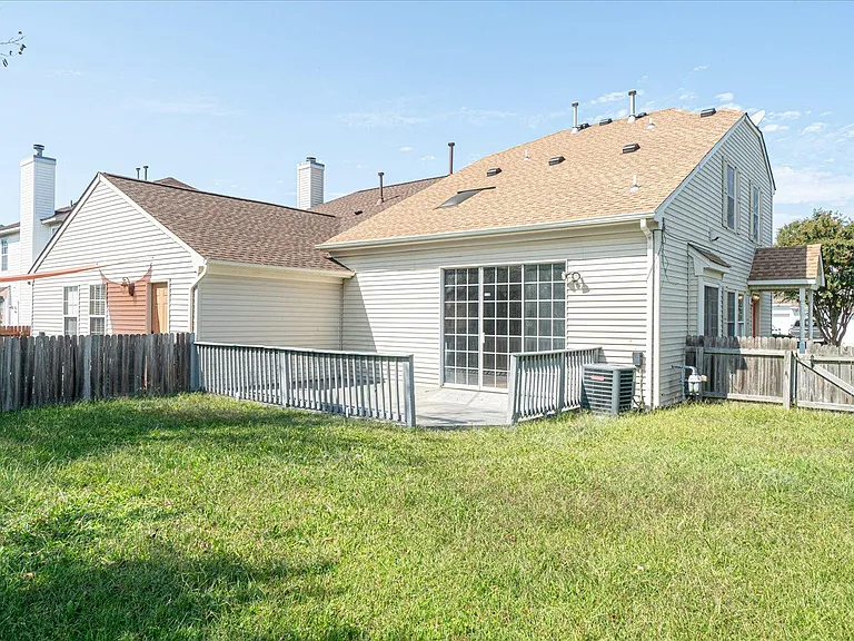 6226 Oakglen Dr — Photo 30