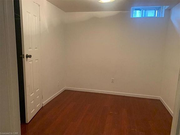 4th image of 979 Rambleberry Ave