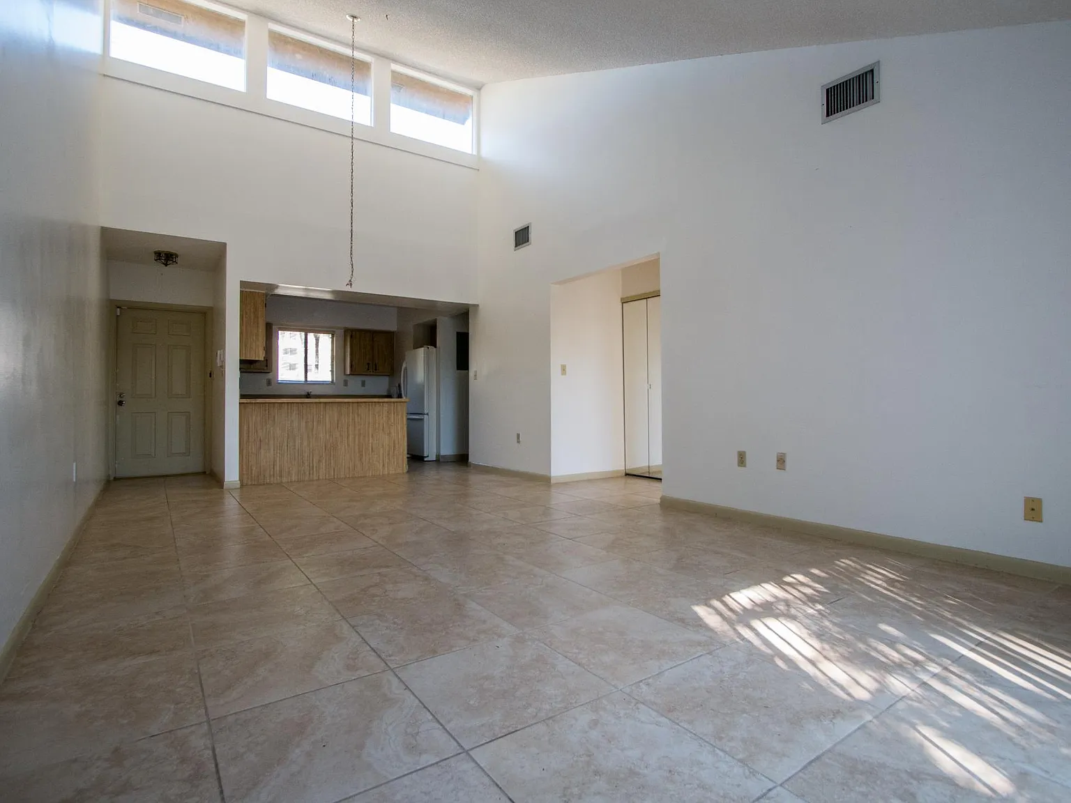 2 bed, 972 sqft, $3,000 — Photo 3