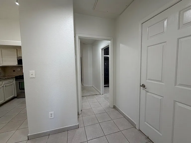 900 Heavenly Hills Ct #204 — Photo 20