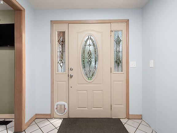5th image of 12805 NE 38th Cir