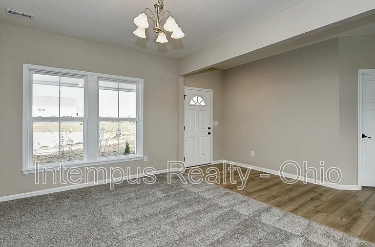 1003 Beehive Grv — Photo 11