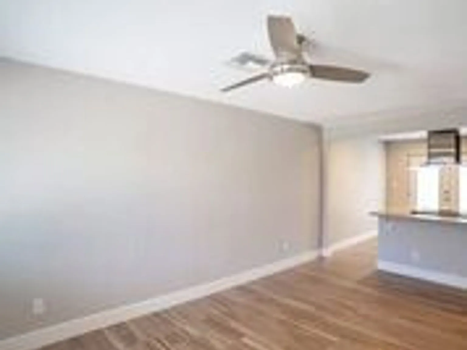 $500 off your 1st month's rent! Beautiful Casita Style 1Bed/1Bath! Stunning Renovations, Hurry wo... — Photo 4